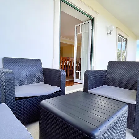 Casa Da Cabeceira Donica By Lovelystay * Paredes do Bairro