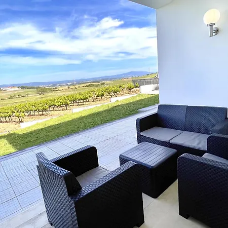 Casa Da Cabeceira Donica By Lovelystay * Paredes do Bairro